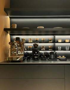 Vitrine à whisky en bois moderne, design d'intérieur, bar, rangement à vin, vitrine à vin en bois - Product Image 1