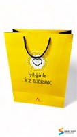 All'ingrosso negozio di abbigliamento di lusso scatola regalo cibo cosmetico scatola regalo di cartone per la stampa logo carta sublimazione sacchetto di cartone
