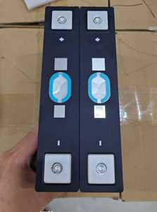 Batería de iones de litio segura CALB Grado A 147Ah 3.7V NMC prismática de ciclo profundo, 4000+ ciclos para ESS, EV, montacargas y carritos de golf - Product Image 3