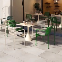 Ensemble de table et de chaises de salle à manger d'extérieur en fer design moderne pour parcs, jardins, hôtels ou cafés