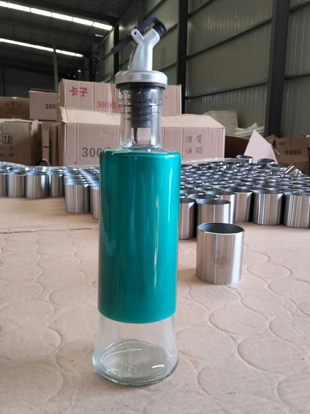 HOT SALE ! 2021 new style color glass oil bottle