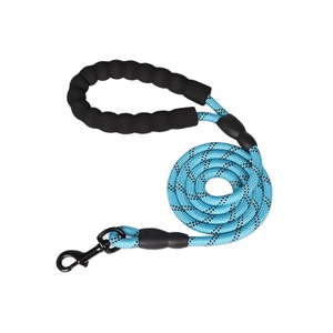 Correa acolchada de nailon para mascotas para perros grandes y medianos, cadena sólida reflectante a prueba de explosiones para perros, Equipo de moda para caminar para perros - Product Image 5