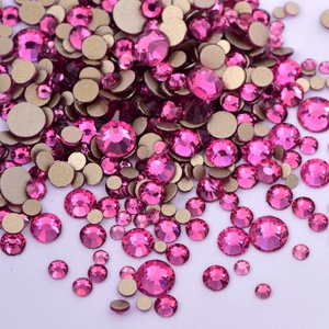 Oleeya Venta al por Mayor 100 Unidades Mixtas de Cristales de Vidrio Dorados con Reverso Plano y Cristales AB para Decoración de Uñas - Product Image 5