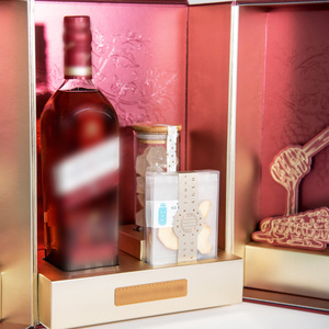 Boîte cadeau rigide rouge haut de gamme avec design en feuille d'or pour whisky et confiseries, emballage haut de gamme avec fermeture magnétique - Product Image 3