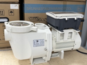 Bomba de Piscina Híbrida Solar AC/DC para Agua de Mar, Estándar, Fabricada en China - Product Image 2
