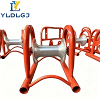 Rouleau de câble en aluminium Hourglass, cadre orange, avec boucles de transport, guides de soudure en acier usiné (supérieur et inférieur) pour le tirage et la pose d'infrastructure