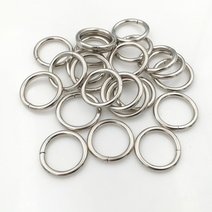 Anillo Metálico Domai de Hierro Plateado Blanco Resistente al Desgaste para la Fabricación de Bolsos y Maletas - Product Image 1