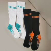 Chaussettes de compression athlétiques pour hommes, avec logo personnalisé, pour la course, le cyclisme, la musculation, la protection de la cheville, 20-30 mmHg, pour infirmières