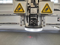 Máquina de Corte Oscilante Automática RONGCHI para Etiquetas Adhesivas de Vinilo, Plotter de Cama Plana