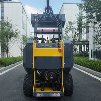 Chargeuse sur pneus compacte avec transmission hydrostatique et attache rapide pour l'aménagement paysager, l'agriculture et les travaux de construction légers