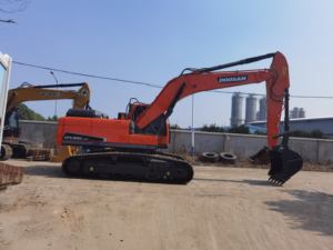 Excavadora Caterpillar usada, máquina excavadora de orugas hidráulica DX225LC para la venta - Product Image 2