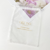 Prix d'usine Petite maille de nylon Cadeau de Noël Pochettes à bijoux en organza Emballage à cordon Sacs à logo personnalisés avec logo personnalisé