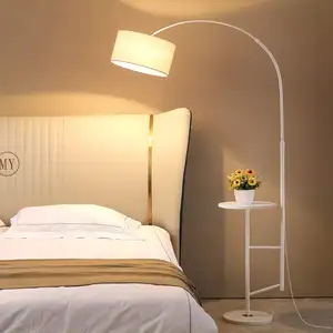 Nordic Floor Arch Stehlampe Wohnzimmer Schlafzimmer Kunst Designer gebogene Eck-Dekoration Stehlampe mit Couchtisch
