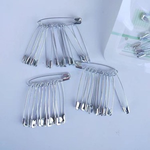 Alfileres de seguridad en bolsa, alfileres de seguridad metálicos, clips, alfileres de seguridad curvos plateados, un yuan por unidad, fuente de venta al por mayor. - Product Image 1