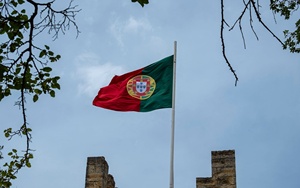 Venta al por mayor de material de poliéster de entrega rápida de doble costura al aire libre Banner resistente 210d bordado 3x5 Bandera de <span class=keywords><strong>Portugal</strong></span> al aire libre - Product Image 5