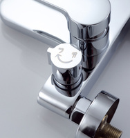 Robinet de baignoire en laiton à poignée unique Robinet de douche chaude et froide Robinet mélangeur de massage par la pluie Robinet de douche triple pour la maison Hôtel