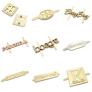 Bolsa grabada personalizada, placa de logotipo de <span class=keywords><strong>Metal</strong></span>, etiqueta de logotipo de bolso de marca, cuentas para joyería, prendas de vestir, dijes hechos a medida respetuosos con el medio ambiente - Product Image 2