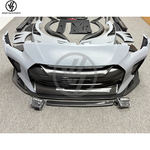 Kit carrosserie style Top Secret en fibre de carbone semi-brillante Carracing, comprenant pare-chocs, spoiler, capot et jupes latérales, avec pose sous vide pour R35 GTR - Product Image 4