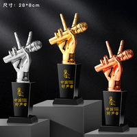 Pujiang gros microphone chant thème résine trophée avec base noire gravure laser pour chanter et organiser des compétitions