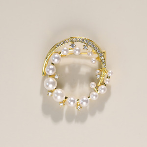 Broche de Lujo Chapado en Oro con Diseño de Estrella y Perla, Pin de Moda para Mujer para Fiestas - Product Image 2