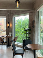 Ensemble table et chaises de café, style occidental, pour restaurant, bar, salle à manger, chaises en PU rembourrées, style vintage rétro, personnalisable, en bois