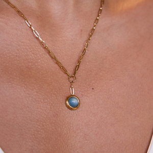 J&D Joyería Otoño Invierno, Collar con Colgante de Luna Redonda en Forma de U, Acero Inoxidable con Baño de Oro PVD de 18K, Resistente al Agua - Product Image 4