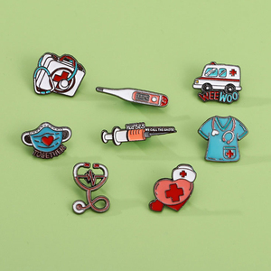 Sming pins ống nghe men Pin phim hoạt hình Viện trợ đầu tiên Kit y tá ve áo huy hiệu Xe cứu thương Mặt nạ tình yêu bác sĩ pin tùy chỉnh Quần áo túi - Product Image 3