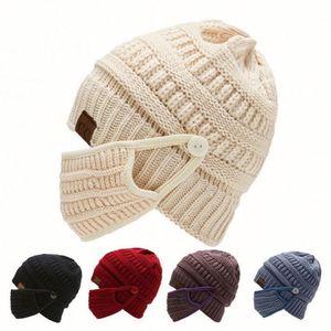 Bonnet et masque tricotés personnalisés avec logo, en acrylique épais, broderie design, pour l'hiver froid - Product Image 1