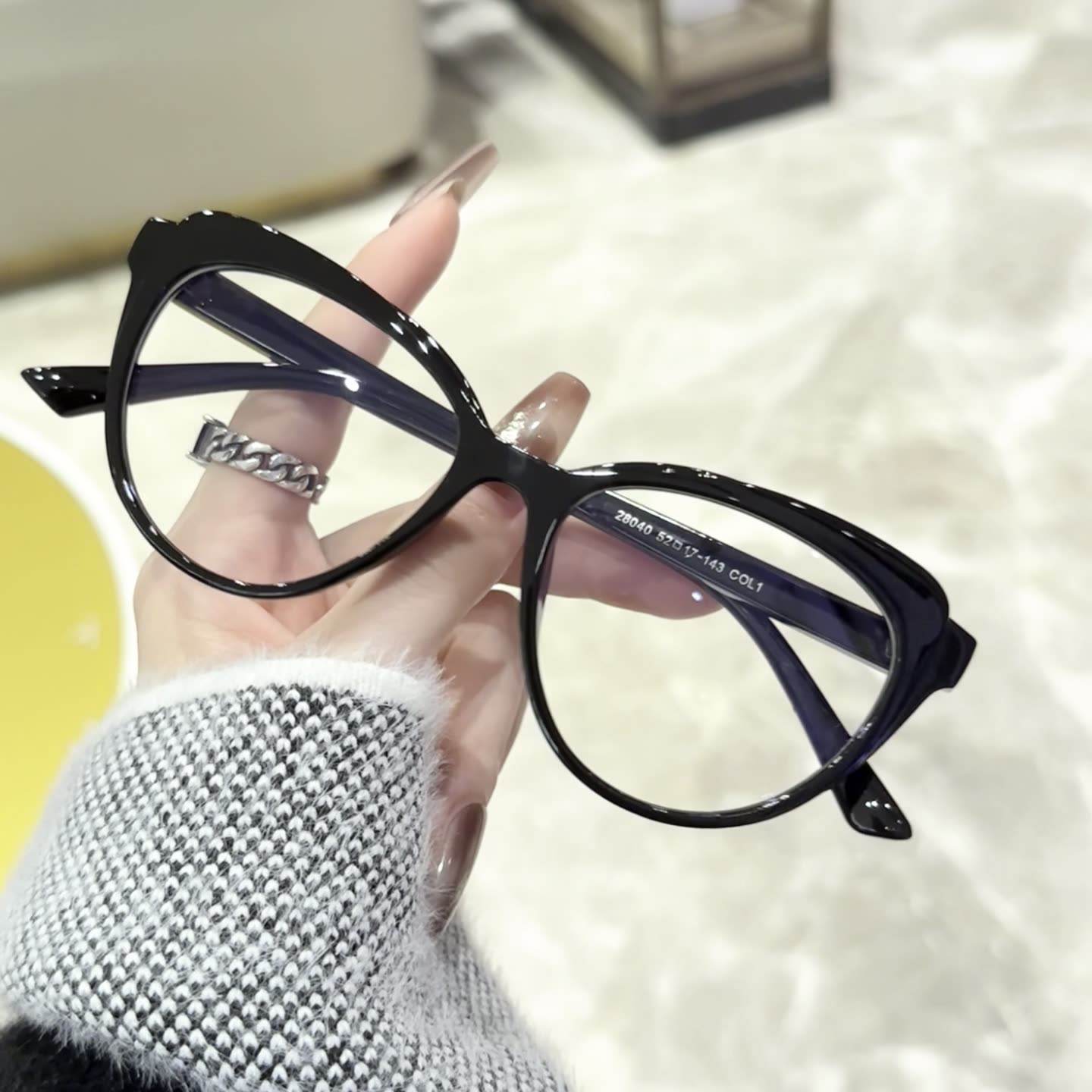 Optimize Your Eye Glasses Face Shape with Our Designer Frames