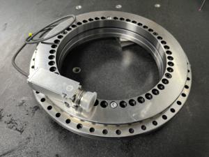 Yrtm150 Yrtm180 Yrtm200 Yrtm260 Yrtm325 Yrtm395 Yrtm460 Draaitafel Zwenken Met Hoge Precisie Dwarsrol Voor Cnc-Machine - Product Image 6