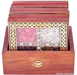 Sous-verres en bois peints à la main, artisanat indien, Nirmala Handicrafts, lot de 4, provenant du Rajasthan. - Product Image 2