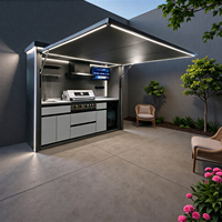 Ensemble de cuisine extérieure de luxe résistant aux intempéries avec refroidisseur à vin, éclairage LED et structure en acier inoxydable pour maison en bord de mer