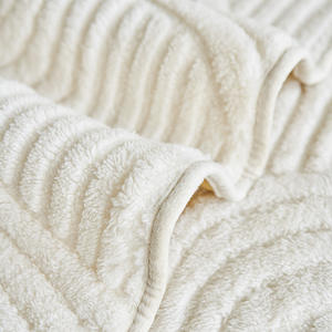 2026 नए मॉडल निर्यात विशिष्ट सोफे को कवर करते हैं आधुनिक डिजाइन के लिए लक्जरी कपड़े टिकाऊ फ्रेम - Product Image 3