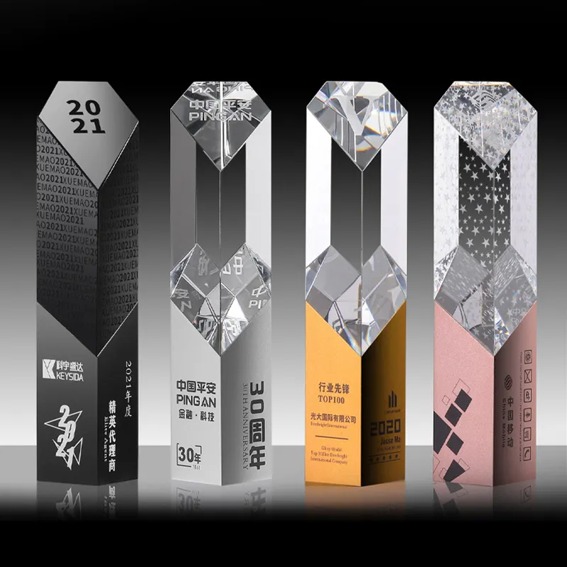 Desain Kustom Grosir Kristal Khusus Piala Piala Penghargaan Ukiran Terukir Souvenir Hadiah