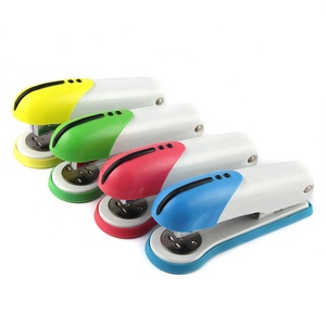 Engrapadora <span class=keywords><strong>Profesional</strong></span> de Escritorio para <span class=keywords><strong>Papel</strong></span> Estándar con Base Antideslizante - Product Image 1