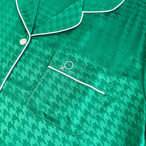 2026 Custom Logo Plus Size Women's Blank Silk Satin Pajamas Casual <strong>Thermal</strong> Christmas Family Sets for Winter - Product Image 4