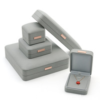 Boîte à bijoux rectangulaire luxueuse avec couvercle à charnière, boîte à anneaux, boîte à colliers, boîte cadeau, boîte à bracelets, boîte à pendentifs