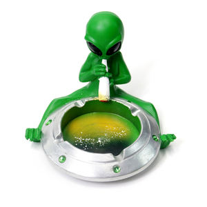 ชุดที่เขี่ยบุหรี่ลายการ์ตูนสุดสร้างสรรค์มีลักษณะเฉพาะตัวจานบินที่เขี่ยบุหรี่ยางเรซิน - Product Image 1