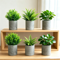 Plantes artificielles miniatures en pot, fausses plantes vertes, petites plantes artificielles avec pot en ciment pour la décoration intérieure de la maison, du bureau, de la table ou des étagères.