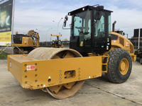 Compacteur vibrant à tambour unique lourd avec cabine climatisée isolée pour la protection du conducteur contre le bruit et la poussière tout au long de la journée de travail