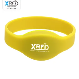 Factory Price Writable Waterproof NFC Bracelet NFC 13.56mhz RFID Bracelet Silicone Wristband