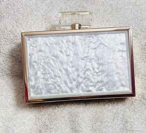 Pochette de soirée en résine haut de gamme pour femmes avec une taille compacte, un matériau durable et une finition élégante - Product Image 3