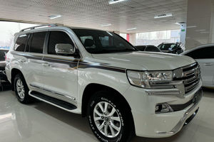 Toyota d'occasion 4.0L VX Automatique Essence SUV |   Véhicule d'occasion en promotion, livraison rapide, conduite à gauche disponible - Product Image 4
