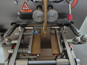 Machine d'emballage verticale automatique WB-150J pour sachets de sauce (<span class=keywords><strong>ketchup</strong></span>, mayonnaise, moutarde) - Product Image 5