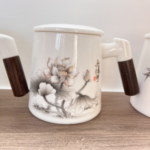 Großhandel niedlichen kreativen handgemachten benutzer definierten Design Porzellan tassen mit Infuser und Deckel Tee becher - Product Image 5
