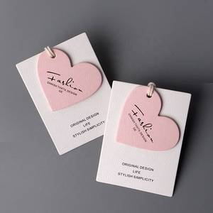 ป้ายแขวนทำจากกระดาษแข็งอุปกรณ์เสริมสำหรับเสื้อผ้าแบบครบวงจรป้ายพิมพ์เลขแบบกำหนดเองได้ - Product Image 3