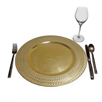 Assiettes de présentation rondes de luxe dorées de 13 pouces en plastique pour mariages, hôtels et restaurants