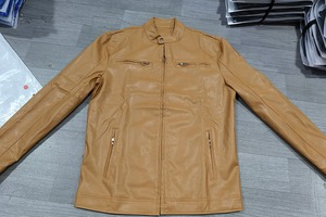 Venta al por mayor al por menor chaqueta de PU para hombres europeos y americanos para hombres adolescentes chaqueta de cuero Punk con cuello de pie para hombres - Product Image 4