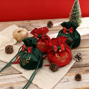 Nieuwe stijlvolle, creatieve fluwelen appelvormige opbergzak, multifunctioneel, praktisch, met trekkoord, snoepzak voor Kerstmis - Product Image 1