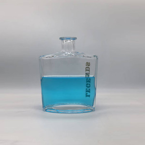 Botella <span class=keywords><strong>de</strong></span> Vidrio Cuadrada <span class=keywords><strong>de</strong></span> 700 ml Directo <span class=keywords><strong>de</strong></span> Fábrica, Sellado con Corcho, Estampado en Caliente Dorado, Logotipo Personalizado en Color, OEM/ODM, Marca Jingbo, Whisky Chino - Product Image 1